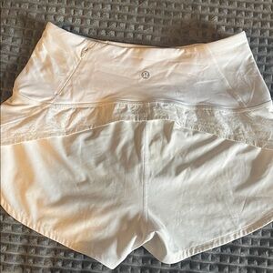 lululemon Speed Up high rise lines Shorts White with Reflective strip Size 4